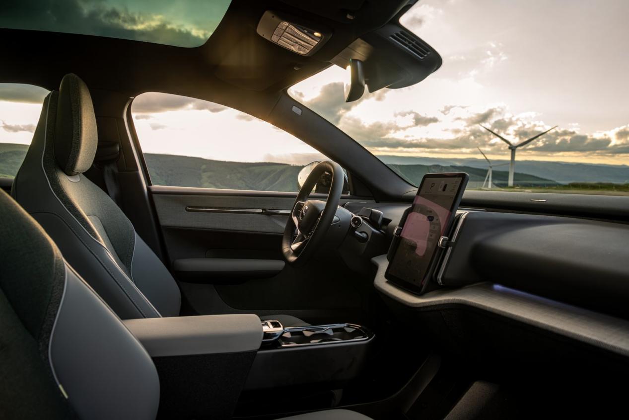 北歐高智感純電SUV運動版,沃爾沃EX30 Cross Country正式上市 北歐高智感純電SUV運動版,沃爾沃EX30 Cross Country正式上市