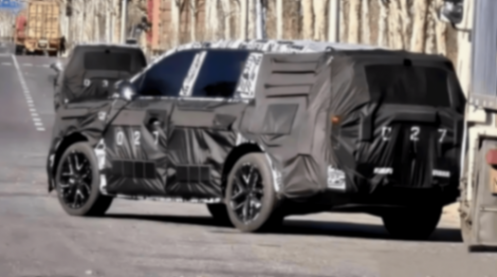 小米大型SUV再曝諜照!尺寸比YU7大、定位家用,要賣多少錢?