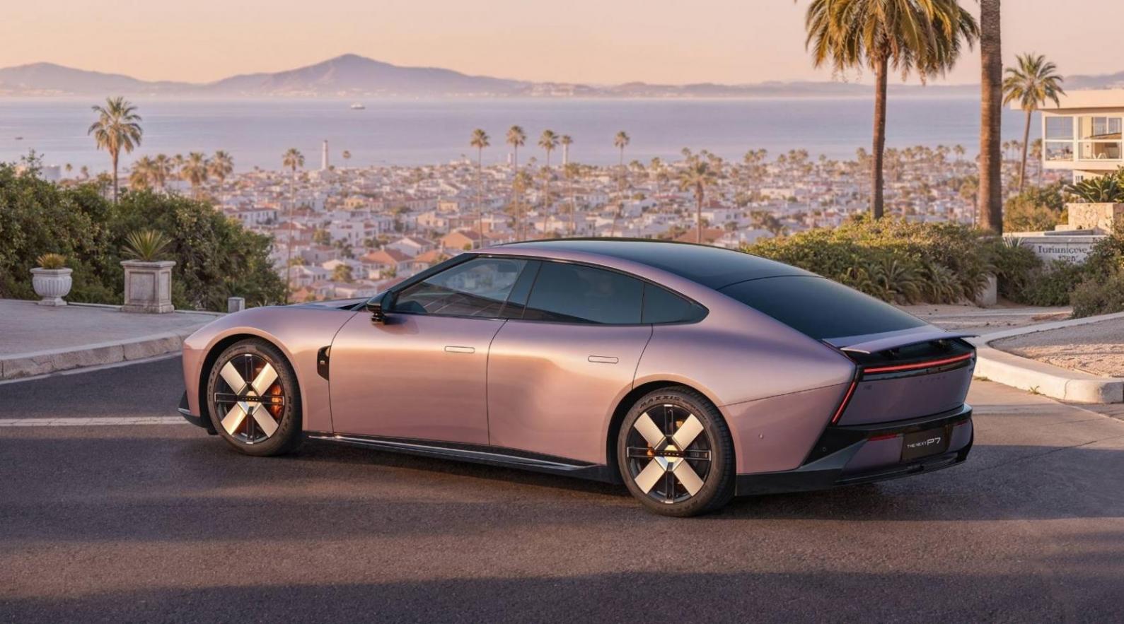 全新小鵬P7發布星暮紫配色 將于8月6日亮相