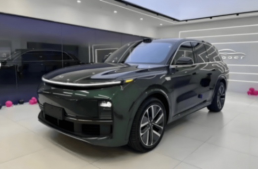 蔚來(lái)、小鵬狂撬墻腳!英偉達(dá)跌倒,車企全吃飽