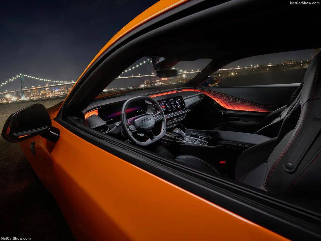 全新“技術(shù)流”四驅(qū)道奇Charger Scat Pack發(fā)布,雙渦輪直六替代V8,信仰沒(méi)了