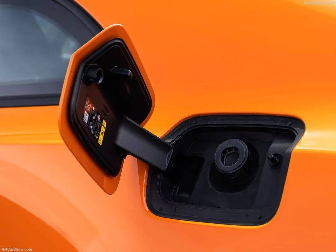 全新“技術(shù)流”四驅(qū)道奇Charger Scat Pack發(fā)布,雙渦輪直六替代V8,信仰沒(méi)了