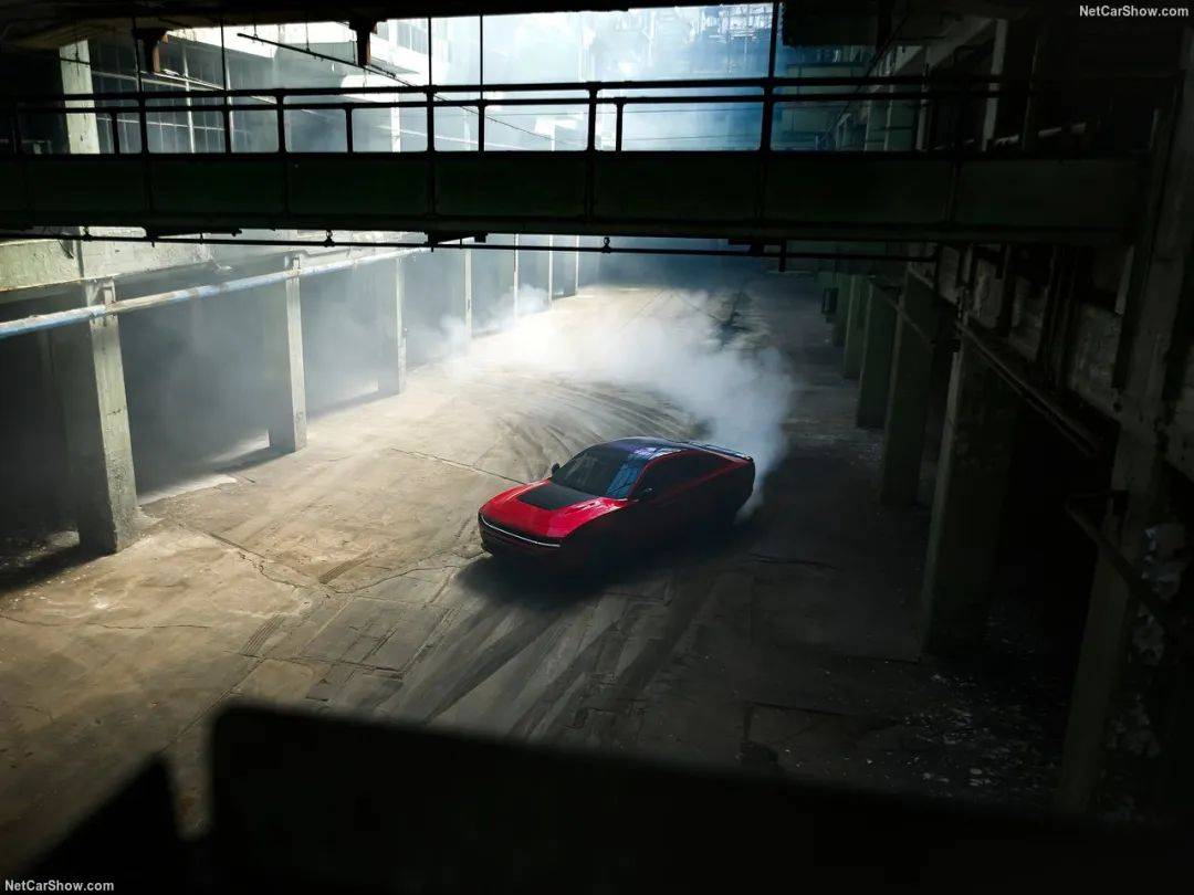 全新“技術(shù)流”四驅(qū)道奇Charger Scat Pack發(fā)布,雙渦輪直六替代V8,信仰沒(méi)了