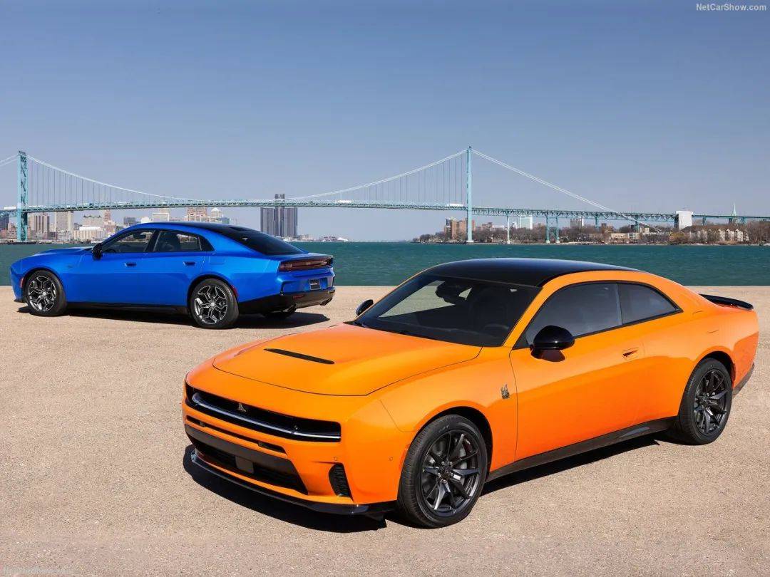 全新“技術(shù)流”四驅(qū)道奇Charger Scat Pack發(fā)布,雙渦輪直六替代V8,信仰沒(méi)了