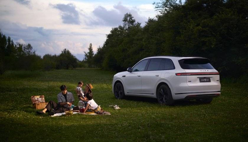 全新問界M7 工信部申報曝光 艙內激光+雙動力,30萬級SUV要變天?