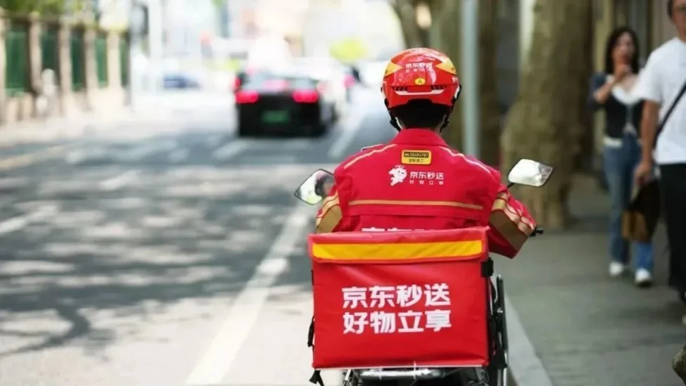 許冉替劉強東回應了一切，但京東要打自己的仗