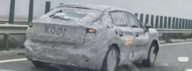 小鵬MONA SUV曝光,賣15萬?網友在評論區吵起來了